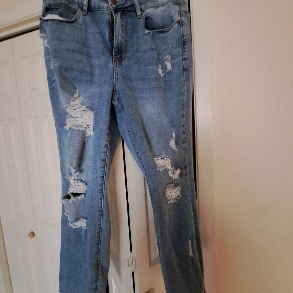 Judy Blue light wash distressed size 14w
